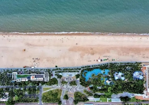 ？谑姓谓ǜ春Ｍ濉⒈鹾Ｊ，构筑绿色长廊，海域生态环境得到显著改善——“蓝色海湾” 实现“滩净湾美”